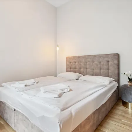 Arbio I Design Near Deutsche Oper *